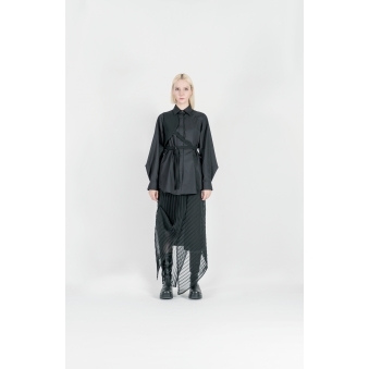 Comes in Black: Asymmetrically Cut Shaper Vest