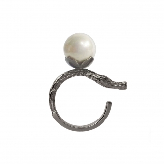 Thin Branch Ring with Pearl